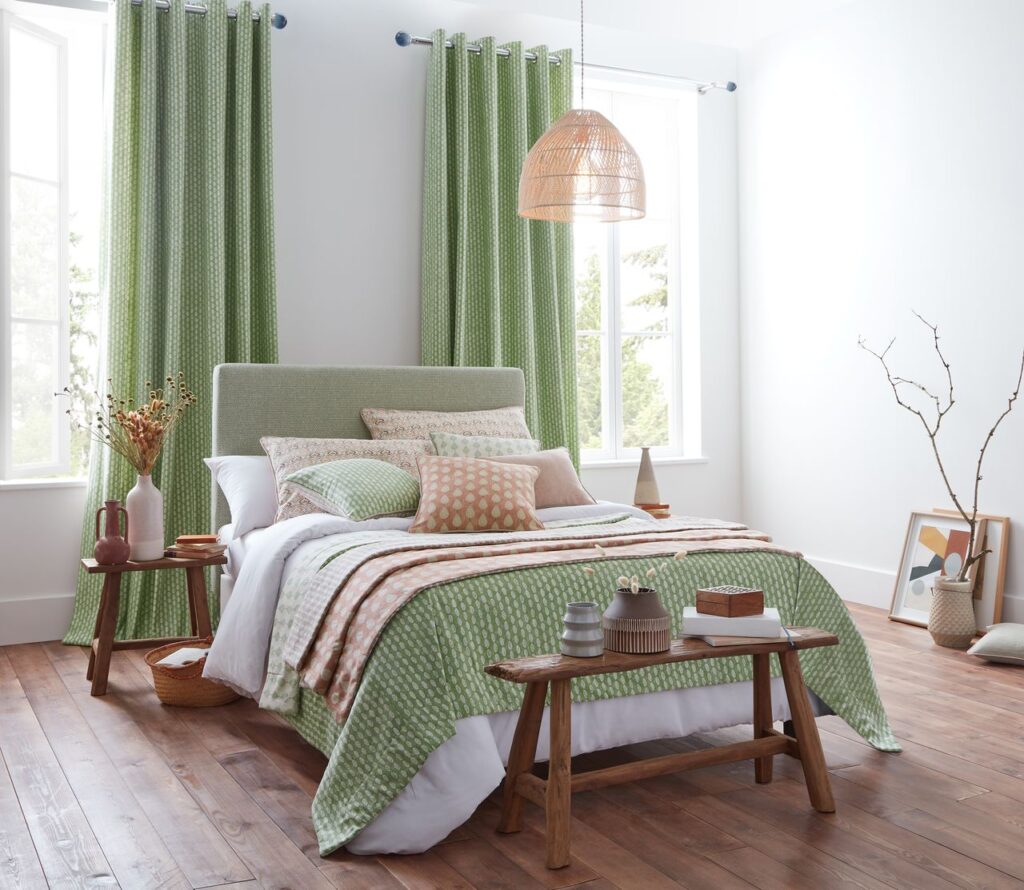 Curtains and accessories